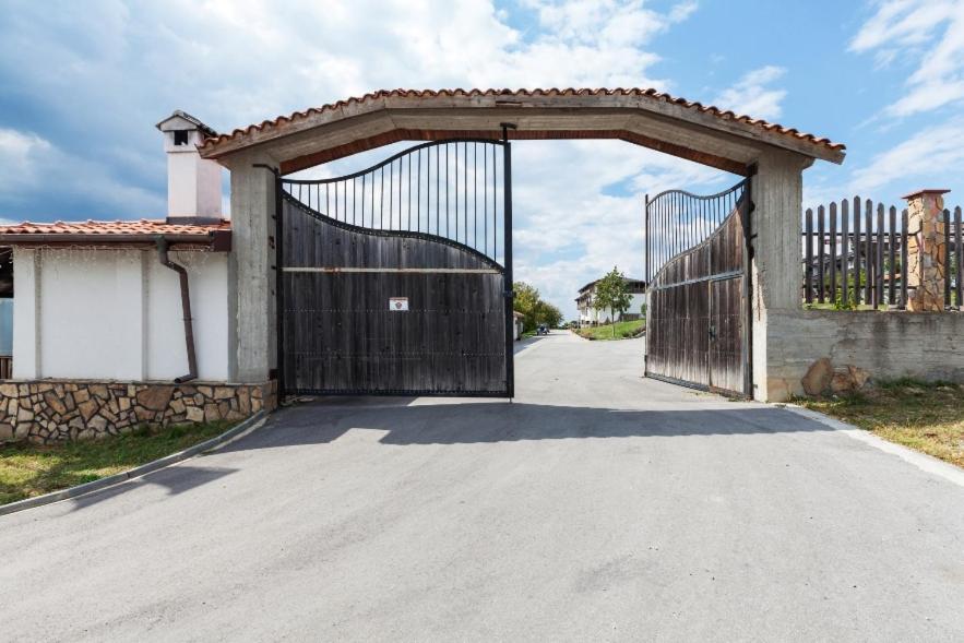 Balkana Village Kalaydzhii Экстерьер фото